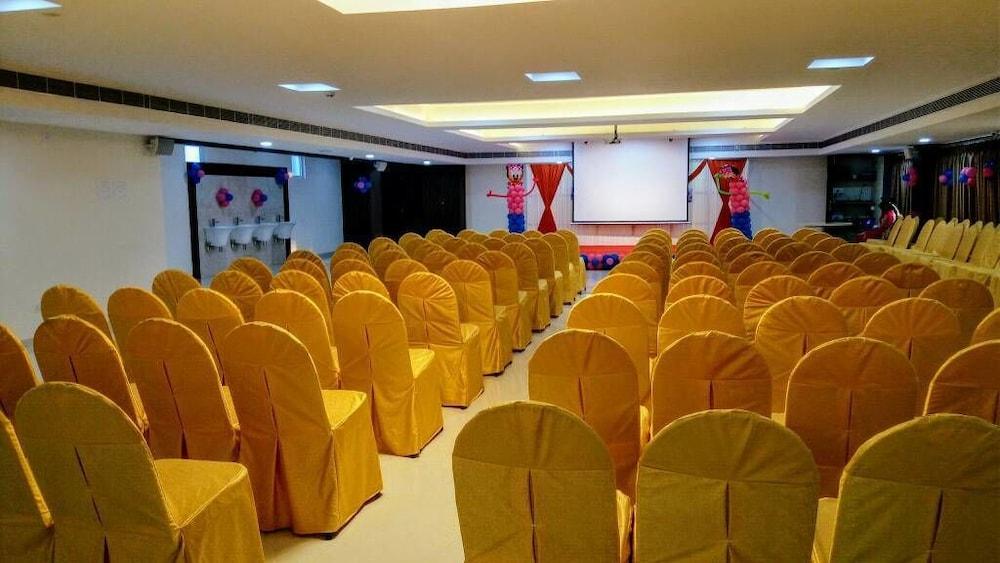 Holiday Residency Coimbatore Ngoại thất bức ảnh
