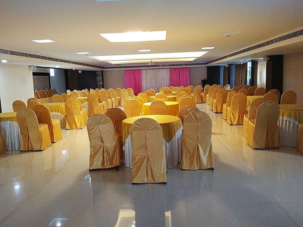 Holiday Residency Coimbatore Ngoại thất bức ảnh
